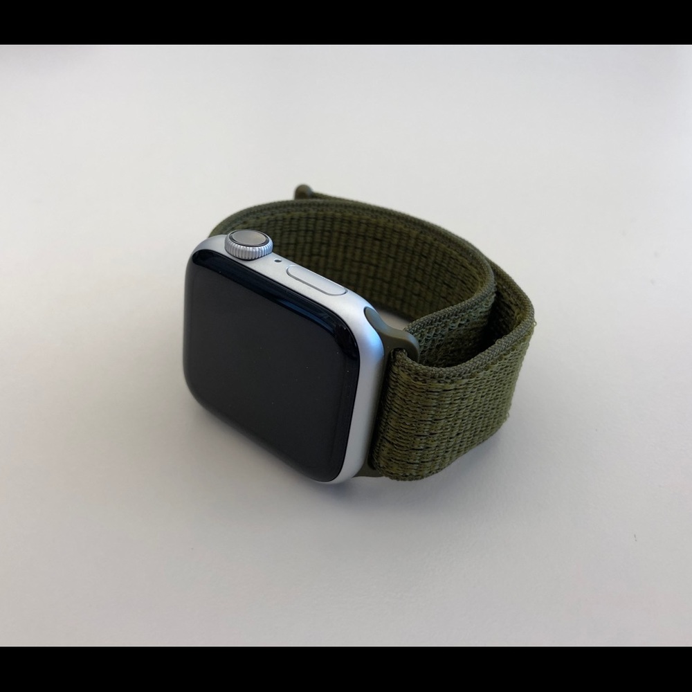 Apple Watch Series 4, 40mm GPS only